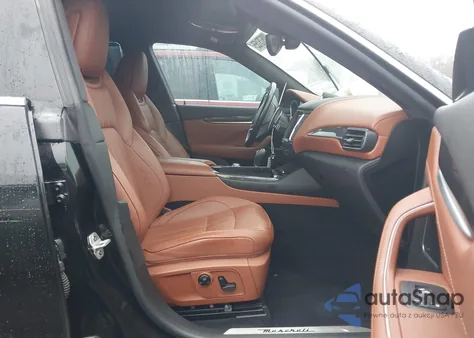 2018 Maserati Levante S Gransport z USA, uszkodzony, nr VIN ZN661YUS1JX289463
